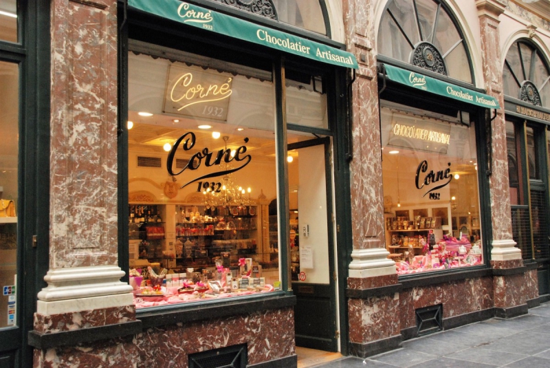 patisserie-NEOULES-min_chocolate_chocolaterie_shop_luxury_chic_gallery_brussels_belgium-558146